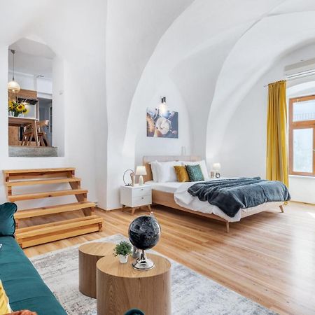 Wine & Bike City Tower Apartments Znojmo Exterior photo