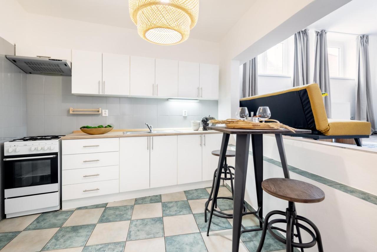 Wine & Bike City Tower Apartments Znojmo Exterior photo