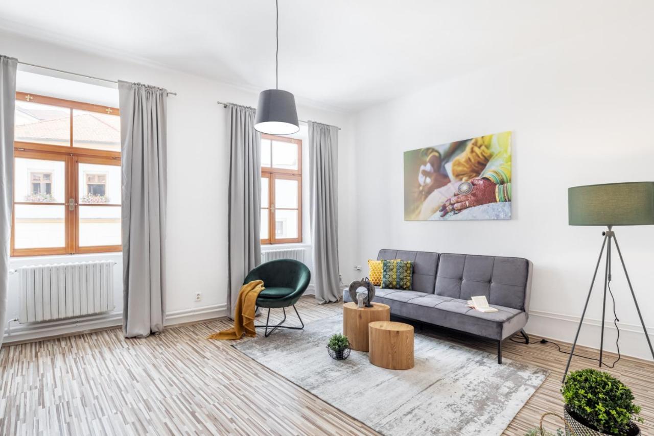Wine & Bike City Tower Apartments Znojmo Exterior photo