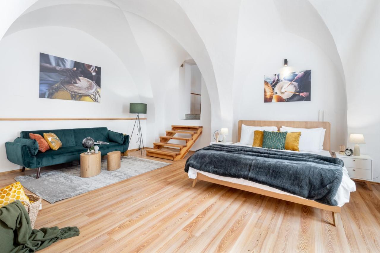 Wine & Bike City Tower Apartments Znojmo Exterior photo